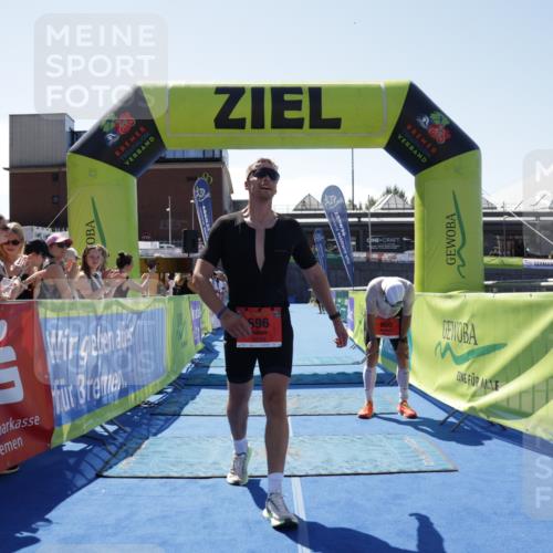 09.08.2026 - GEWOBA Citytriathlon Bremen Yannick Fuchs http://msf.ph/oto/9941600 09.08.2026 13:59:10 Ziel 696 meine-sportfotos.de