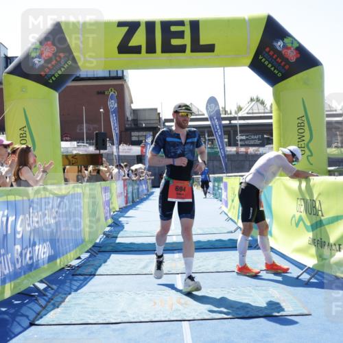 09.08.2026 - GEWOBA Citytriathlon Bremen Yannick Fuchs http://msf.ph/oto/9941610 09.08.2026 13:59:19 Ziel 694 meine-sportfotos.de