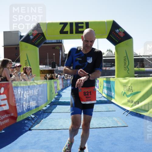 09.08.2026 - GEWOBA Citytriathlon Bremen Yannick Fuchs http://msf.ph/oto/9941628 09.08.2026 13:59:40 Ziel 821 meine-sportfotos.de