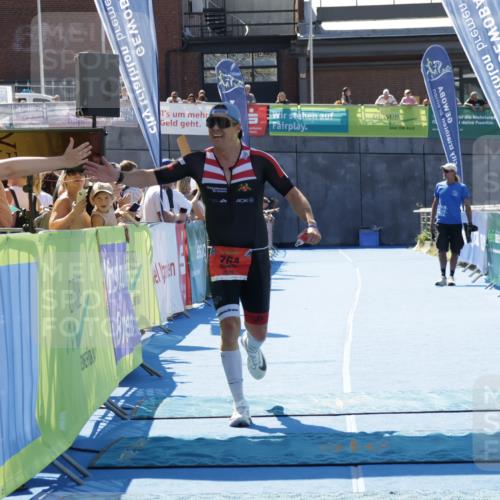 09.08.2026 - GEWOBA Citytriathlon Bremen Yannick Fuchs http://msf.ph/oto/9941646 09.08.2026 14:00:31 Ziel 764 meine-sportfotos.de