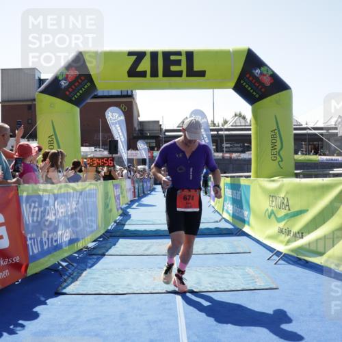 09.08.2026 - GEWOBA Citytriathlon Bremen Yannick Fuchs http://msf.ph/oto/9941691 09.08.2026 14:01:19 Ziel 674, 761 meine-sportfotos.de