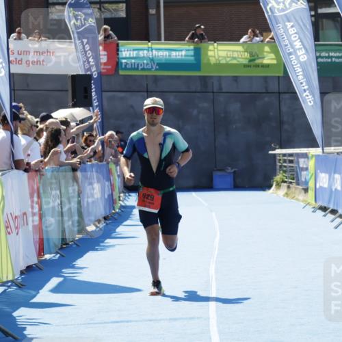 09.08.2026 - GEWOBA Citytriathlon Bremen Yannick Fuchs http://msf.ph/oto/9941775 09.08.2026 14:02:30 Ziel 629 meine-sportfotos.de