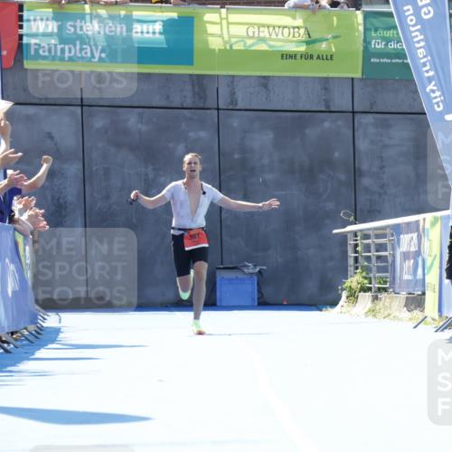 09.08.2026 - GEWOBA Citytriathlon Bremen Yannick Fuchs http://msf.ph/oto/9941883 09.08.2026 14:06:00 Ziel  meine-sportfotos.de