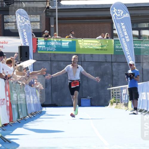 09.08.2026 - GEWOBA Citytriathlon Bremen Yannick Fuchs http://msf.ph/oto/9941890 09.08.2026 14:06:03 Ziel 561 meine-sportfotos.de