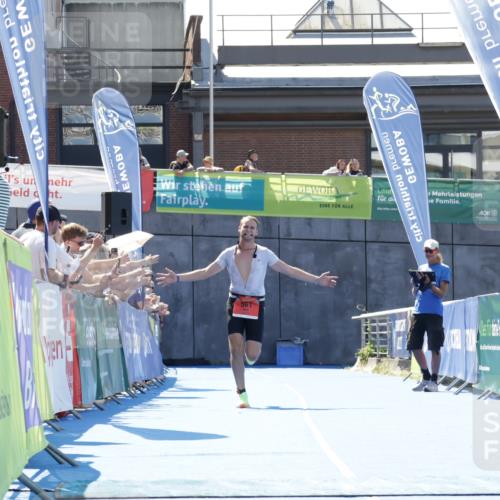 09.08.2026 - GEWOBA Citytriathlon Bremen Yannick Fuchs http://msf.ph/oto/9941891 09.08.2026 14:06:03 Ziel 561 meine-sportfotos.de