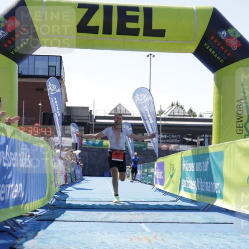 09.08.2026 - GEWOBA Citytriathlon Bremen Yannick Fuchs http://msf.ph/oto/9941896 09.08.2026 14:06:06 Ziel 561 meine-sportfotos.de