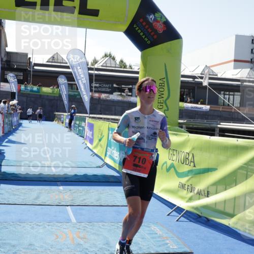 09.08.2026 - GEWOBA Citytriathlon Bremen Yannick Fuchs http://msf.ph/oto/9941951 09.08.2026 14:07:31 Ziel 710 meine-sportfotos.de