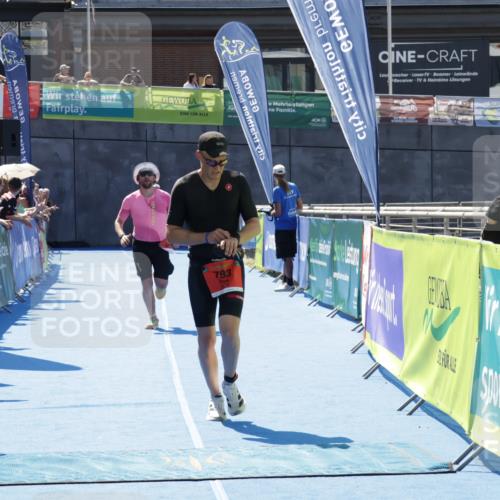 09.08.2026 - GEWOBA Citytriathlon Bremen Yannick Fuchs http://msf.ph/oto/9941988 09.08.2026 14:08:17 Ziel 692, 793 meine-sportfotos.de