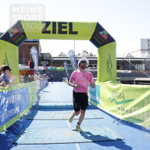 09.08.2026 - GEWOBA Citytriathlon Bremen Yannick Fuchs http://msf.ph/oto/9941999 09.08.2026 14:08:21 Ziel 692, 793 meine-sportfotos.de