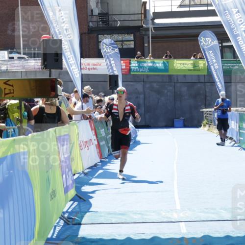 09.08.2026 - GEWOBA Citytriathlon Bremen Yannick Fuchs http://msf.ph/oto/9942006 09.08.2026 14:08:27 Ziel 711 meine-sportfotos.de