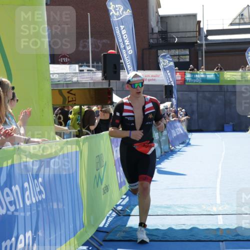 09.08.2026 - GEWOBA Citytriathlon Bremen Yannick Fuchs http://msf.ph/oto/9942008 09.08.2026 14:08:29 Ziel 711 meine-sportfotos.de