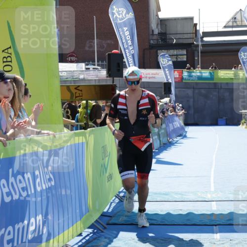 09.08.2026 - GEWOBA Citytriathlon Bremen Yannick Fuchs http://msf.ph/oto/9942009 09.08.2026 14:08:29 Ziel 711 meine-sportfotos.de