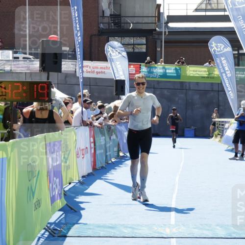09.08.2026 - GEWOBA Citytriathlon Bremen Yannick Fuchs http://msf.ph/oto/9942016 09.08.2026 14:08:42 Ziel 662 meine-sportfotos.de