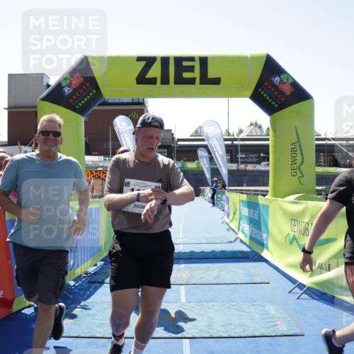 09.08.2026 - GEWOBA Citytriathlon Bremen Yannick Fuchs http://msf.ph/oto/9942050 09.08.2026 14:08:54 Ziel 677, 924, 1137 meine-sportfotos.de