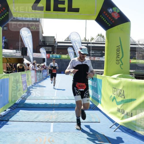 09.08.2026 - GEWOBA Citytriathlon Bremen Yannick Fuchs http://msf.ph/oto/9942072 09.08.2026 14:09:06 Ziel 647, 879, 1111 meine-sportfotos.de