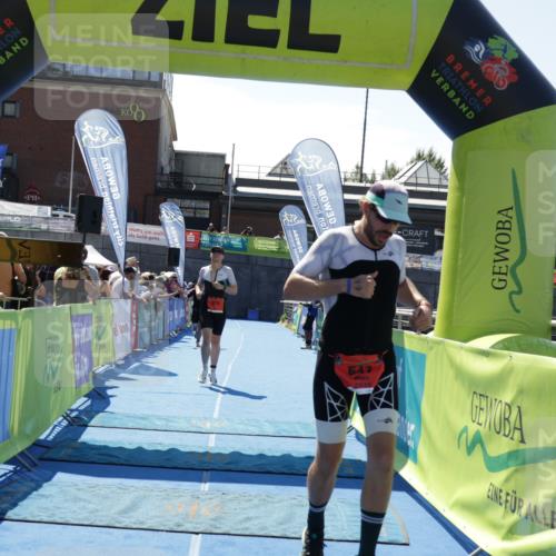 09.08.2026 - GEWOBA Citytriathlon Bremen Yannick Fuchs http://msf.ph/oto/9942073 09.08.2026 14:09:06 Ziel 647, 879, 1111 meine-sportfotos.de