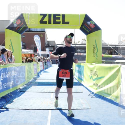 09.08.2026 - GEWOBA Citytriathlon Bremen Yannick Fuchs http://msf.ph/oto/9942100 09.08.2026 14:09:39 Ziel 594, 635 meine-sportfotos.de