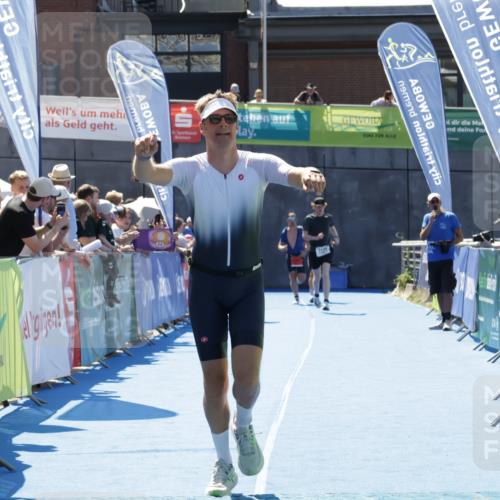 09.08.2026 - GEWOBA Citytriathlon Bremen Yannick Fuchs http://msf.ph/oto/9942109 09.08.2026 14:09:49 Ziel 791, 820 meine-sportfotos.de