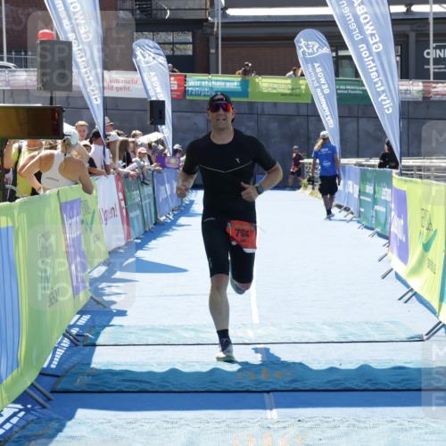 09.08.2026 - GEWOBA Citytriathlon Bremen Yannick Fuchs http://msf.ph/oto/9942217 09.08.2026 14:11:45 Ziel 756 meine-sportfotos.de