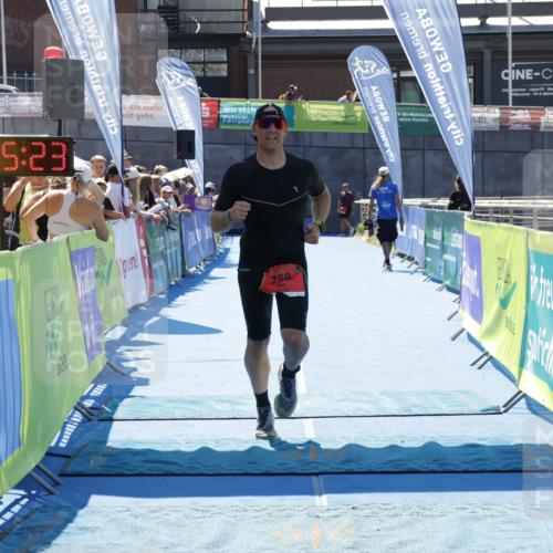09.08.2026 - GEWOBA Citytriathlon Bremen Yannick Fuchs http://msf.ph/oto/9942218 09.08.2026 14:11:46 Ziel 756 meine-sportfotos.de
