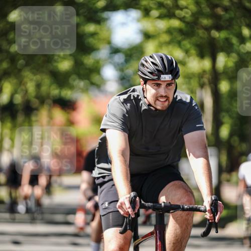 09.08.2026 - GEWOBA Citytriathlon Bremen Michael Burmester http://msf.ph/oto/9942423 09.08.2026 14:28:56 Radfahren 13, 33, 46, 50, 68, 71, 84, 97, 109, 114, 117, 124, 129, 150, 162, 350, 498 meine-sportfotos.de