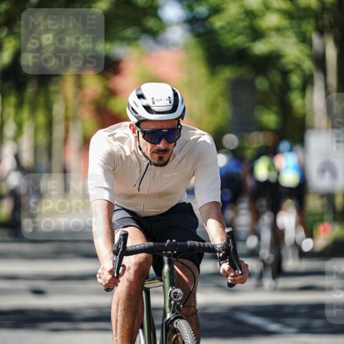 09.08.2026 - GEWOBA Citytriathlon Bremen Michael Burmester http://msf.ph/oto/9942458 09.08.2026 14:29:49 Radfahren 123, 143, 164, 294, 418 meine-sportfotos.de