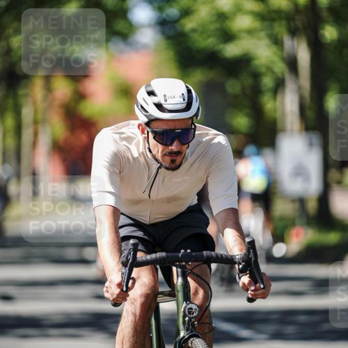 09.08.2026 - GEWOBA Citytriathlon Bremen Michael Burmester http://msf.ph/oto/9942459 09.08.2026 14:29:49 Radfahren 123, 143, 164, 294, 418 meine-sportfotos.de