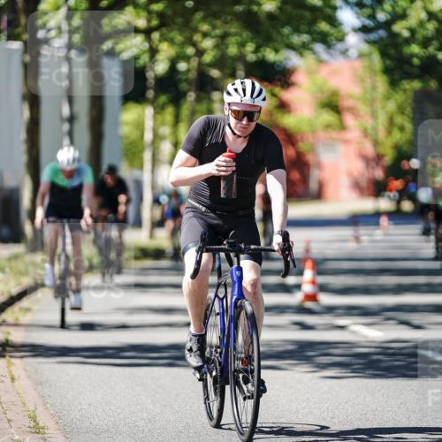 09.08.2026 - GEWOBA Citytriathlon Bremen Michael Burmester http://msf.ph/oto/9942481 09.08.2026 14:30:25 Radfahren 26, 27, 79, 118, 139, 159, 169, 270, 304, 374, 433 meine-sportfotos.de