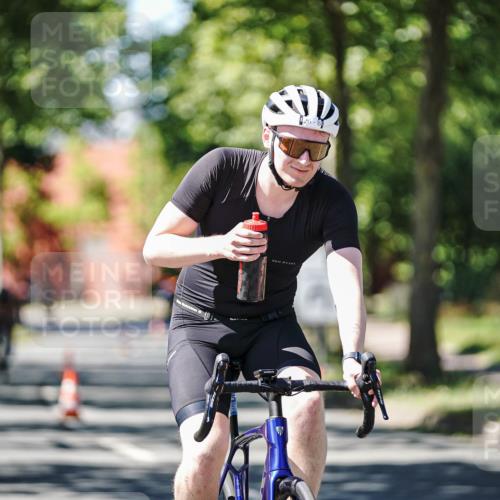 09.08.2026 - GEWOBA Citytriathlon Bremen Michael Burmester http://msf.ph/oto/9942483 09.08.2026 14:30:25 Radfahren 26, 27, 79, 118, 139, 159, 169, 270, 304, 374, 433 meine-sportfotos.de