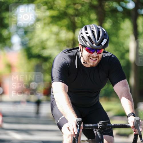 09.08.2026 - GEWOBA Citytriathlon Bremen Michael Burmester http://msf.ph/oto/9942511 09.08.2026 14:30:43 Radfahren 36, 45, 54, 73, 91, 105, 118, 128, 135, 159, 186, 200, 374, 433 meine-sportfotos.de