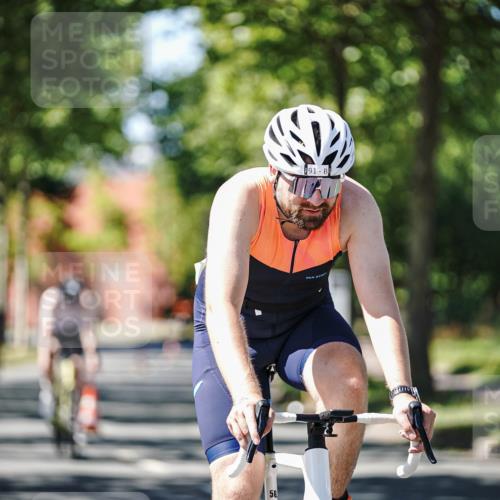 09.08.2026 - GEWOBA Citytriathlon Bremen Michael Burmester http://msf.ph/oto/9942517 09.08.2026 14:30:47 Radfahren 36, 45, 54, 73, 91, 92, 105, 128, 135, 186, 200 meine-sportfotos.de