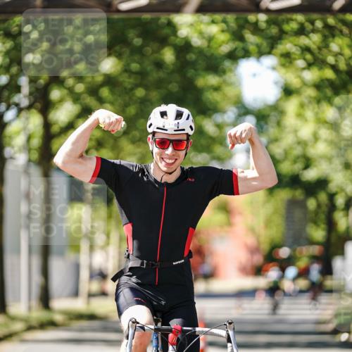 09.08.2026 - GEWOBA Citytriathlon Bremen Michael Burmester http://msf.ph/oto/9942579 09.08.2026 14:32:02 Radfahren 21, 126, 134, 254 meine-sportfotos.de