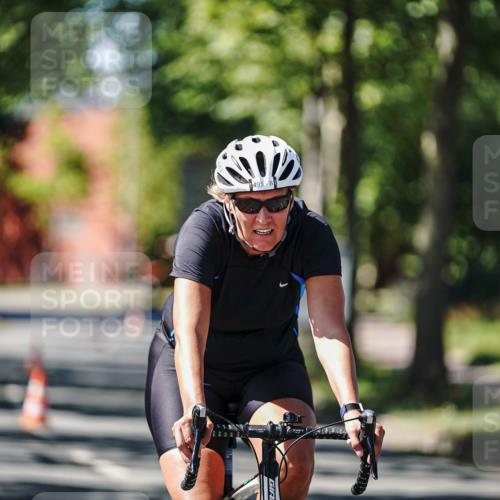 09.08.2026 - GEWOBA Citytriathlon Bremen Michael Burmester http://msf.ph/oto/9943396 09.08.2026 14:44:36 Radfahren 245, 495 meine-sportfotos.de
