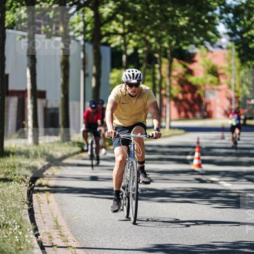 09.08.2026 - GEWOBA Citytriathlon Bremen Michael Burmester http://msf.ph/oto/9943449 09.08.2026 14:46:00 Radfahren 246, 332, 367, 451, 496, 524 meine-sportfotos.de
