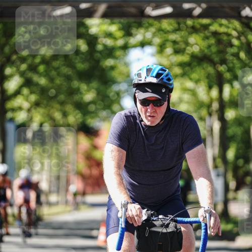 09.08.2026 - GEWOBA Citytriathlon Bremen Michael Burmester http://msf.ph/oto/9943477 09.08.2026 14:46:52 Radfahren 392, 414, 447, 464, 483, 488, 497, 506 meine-sportfotos.de