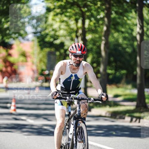 09.08.2026 - GEWOBA Citytriathlon Bremen Michael Burmester http://msf.ph/oto/9943485 09.08.2026 14:46:56 Radfahren 392, 414, 447, 464, 483, 488, 506 meine-sportfotos.de