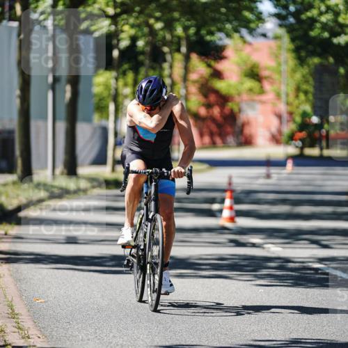 09.08.2026 - GEWOBA Citytriathlon Bremen Michael Burmester http://msf.ph/oto/9943550 09.08.2026 14:49:48 Radfahren 446, 504 meine-sportfotos.de