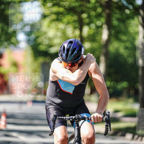 09.08.2026 - GEWOBA Citytriathlon Bremen Michael Burmester http://msf.ph/oto/9943552 09.08.2026 14:49:49 Radfahren 446, 504 meine-sportfotos.de