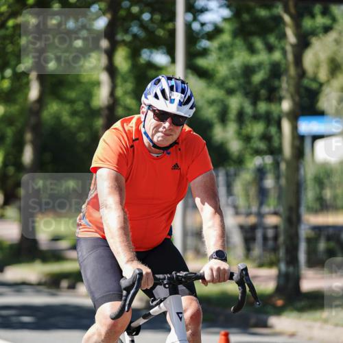 09.08.2026 - GEWOBA Citytriathlon Bremen Michael Burmester http://msf.ph/oto/9943560 09.08.2026 14:51:46 Radfahren 427 meine-sportfotos.de