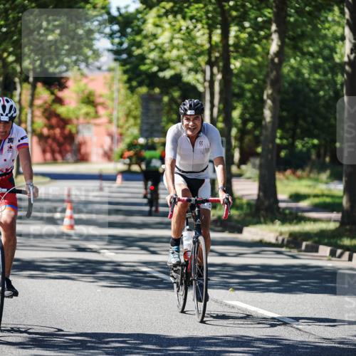 09.08.2026 - GEWOBA Citytriathlon Bremen Michael Burmester http://msf.ph/oto/9943562 09.08.2026 14:52:15 Radfahren 469, 512 meine-sportfotos.de