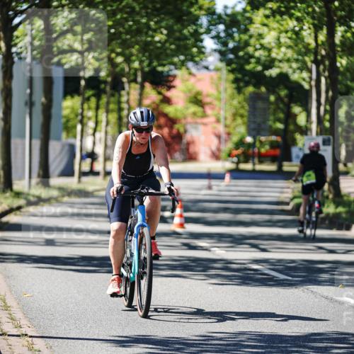09.08.2026 - GEWOBA Citytriathlon Bremen Michael Burmester http://msf.ph/oto/9943574 09.08.2026 14:52:41 Radfahren 445, 490 meine-sportfotos.de