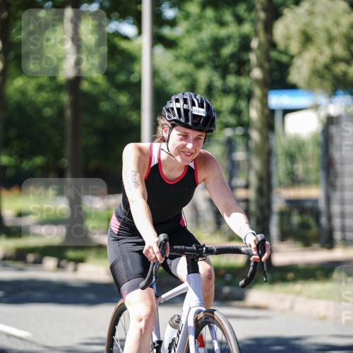 09.08.2026 - GEWOBA Citytriathlon Bremen Michael Burmester http://msf.ph/oto/9943587 09.08.2026 14:54:33 Radfahren 251 meine-sportfotos.de