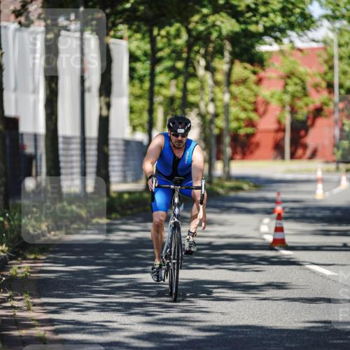 09.08.2026 - GEWOBA Citytriathlon Bremen Michael Burmester http://msf.ph/oto/9943661 09.08.2026 10:24:31 Radfahren 286, 297, 393 meine-sportfotos.de