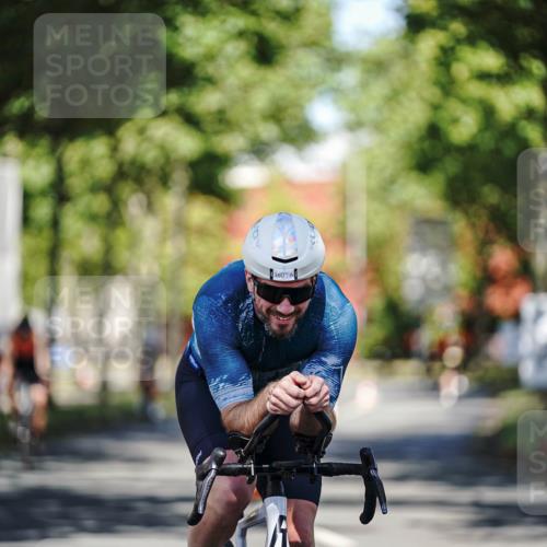09.08.2026 - GEWOBA Citytriathlon Bremen Michael Burmester http://msf.ph/oto/9943679 09.08.2026 10:25:19 Radfahren 301, 323, 360, 377, 427 meine-sportfotos.de