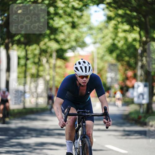 09.08.2026 - GEWOBA Citytriathlon Bremen Michael Burmester http://msf.ph/oto/9943693 09.08.2026 10:25:29 Radfahren 301, 323, 336, 345, 360, 376, 427 meine-sportfotos.de