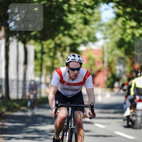 09.08.2026 - GEWOBA Citytriathlon Bremen Michael Burmester http://msf.ph/oto/9943698 09.08.2026 10:25:33 Radfahren 301, 323, 336, 345, 376, 427 meine-sportfotos.de