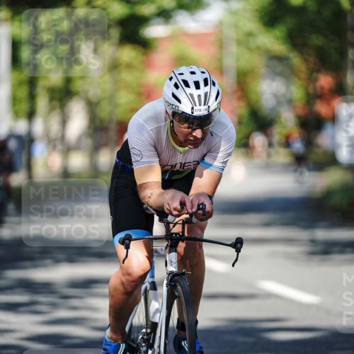 09.08.2026 - GEWOBA Citytriathlon Bremen Michael Burmester http://msf.ph/oto/9943720 09.08.2026 10:26:15 Radfahren 293, 378, 389, 398 meine-sportfotos.de