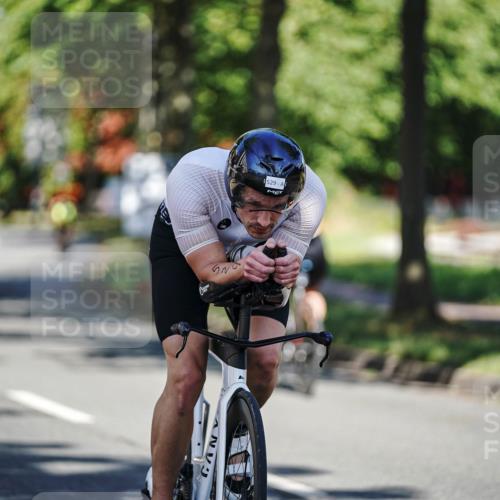 09.08.2026 - GEWOBA Citytriathlon Bremen Michael Burmester http://msf.ph/oto/9943780 09.08.2026 10:27:38 Radfahren 338, 339, 368, 523, 529 meine-sportfotos.de