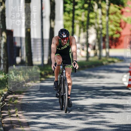 09.08.2026 - GEWOBA Citytriathlon Bremen Michael Burmester http://msf.ph/oto/9943787 09.08.2026 10:28:13 Radfahren 395 meine-sportfotos.de