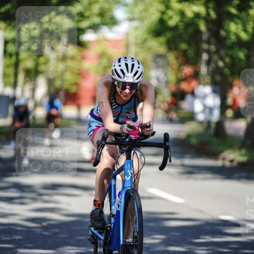 09.08.2026 - GEWOBA Citytriathlon Bremen Michael Burmester http://msf.ph/oto/9943826 09.08.2026 10:28:50 Radfahren 356, 369, 394, 465, 517, 519 meine-sportfotos.de